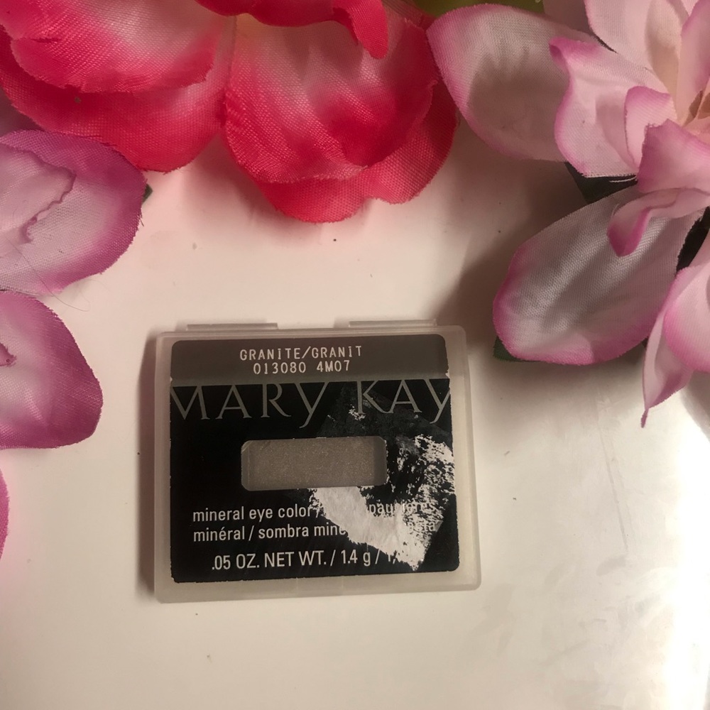Granite Mineral Eyeshadow Color Mary Kay